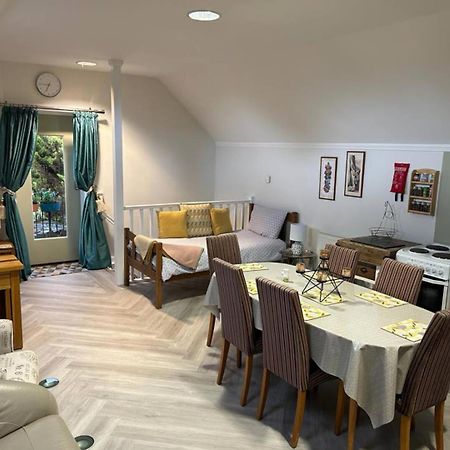Alpaca Lodge Sittingbourne Eksteriør bilde