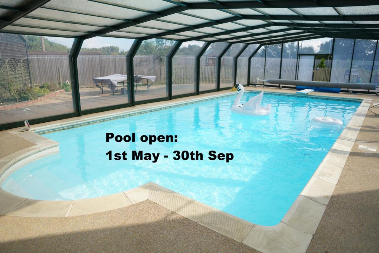 Alpaca Lodge Sittingbourne Eksteriør bilde